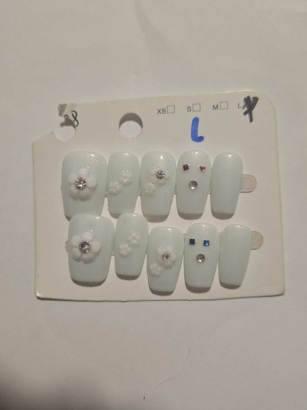 Light Mint Press-On Nail Set with White Floral Accents